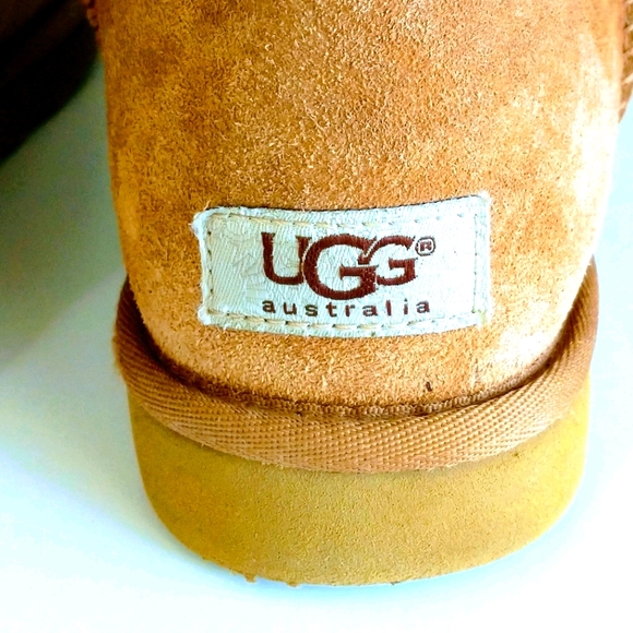 UGG Bailey Button Tripletll Boots - Picture 5 of 16